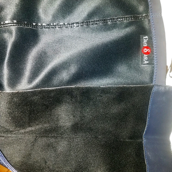 Gently worn Dan Sara 2 tone pair of boots - Picture 9 of 10